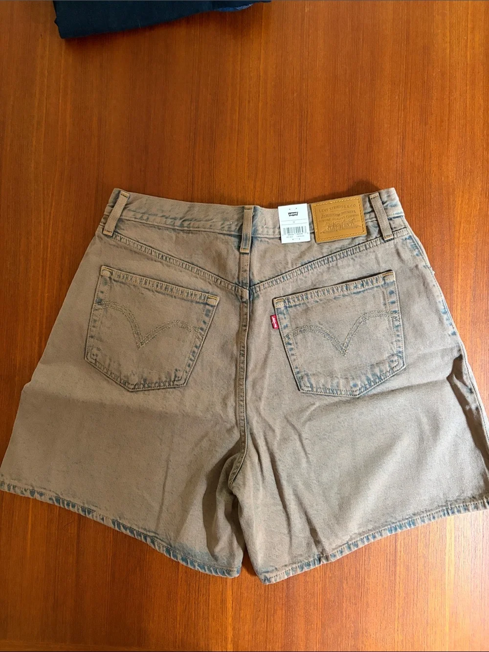 NWT Levi's Women's Brown Washed Denim High Baggy Shorts
